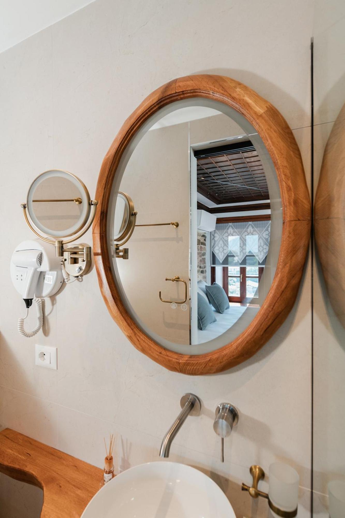 Dam Stone Boutique Hotel Gjirokastër Eksteriør bilde