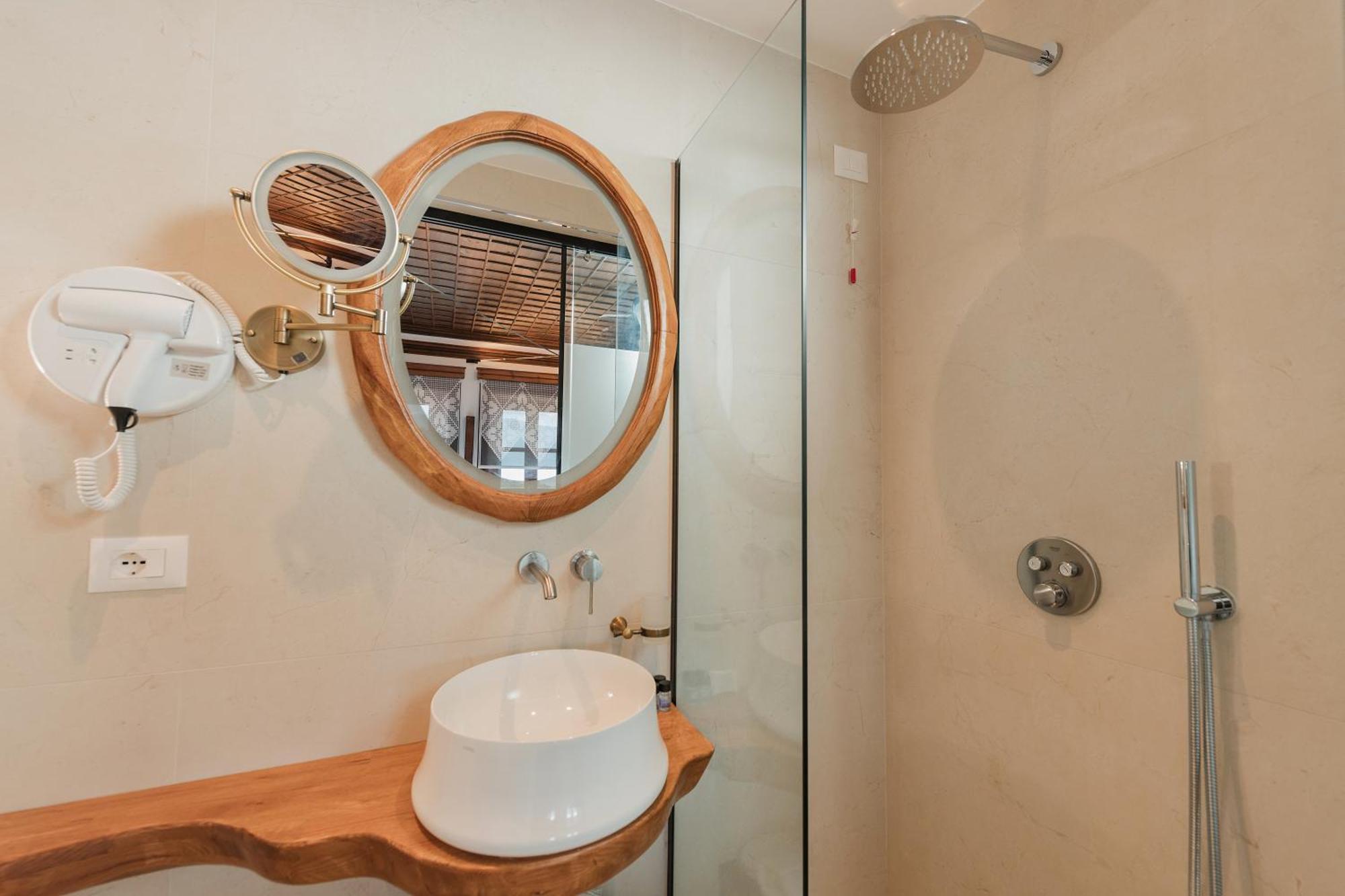 Dam Stone Boutique Hotel Gjirokastër Eksteriør bilde