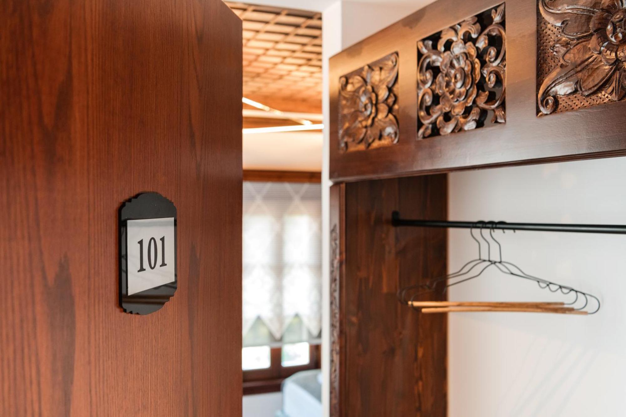 Dam Stone Boutique Hotel Gjirokastër Eksteriør bilde